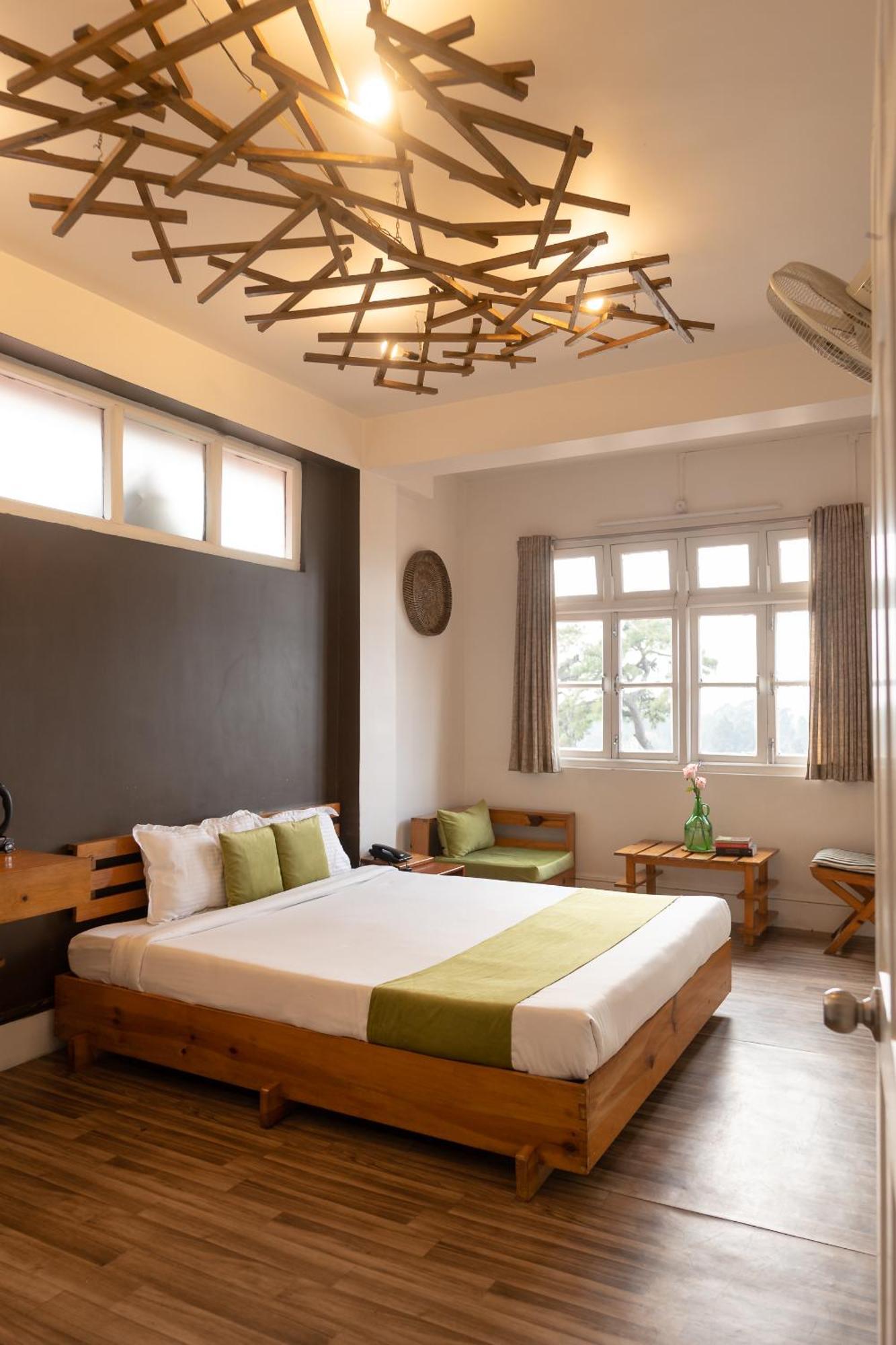 The Living Roof Hotel Шилонг Екстериор снимка